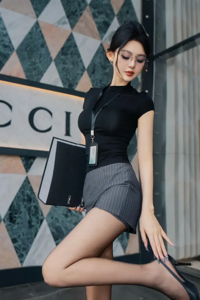 AI换脸技术示例